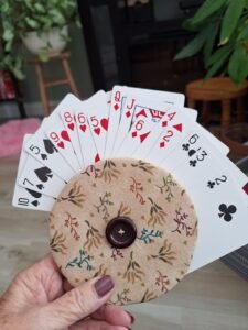 Card Caddies with old CDs, fabric scraps & used buttons Pattern